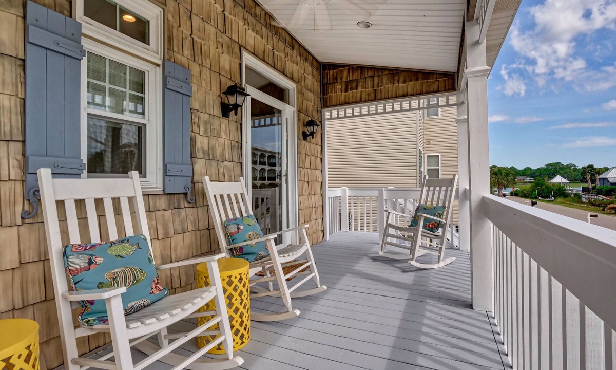 Ocean Isle Beach Cottage | The Perfect Getaway! Dock, King Suite. Family Friendly!