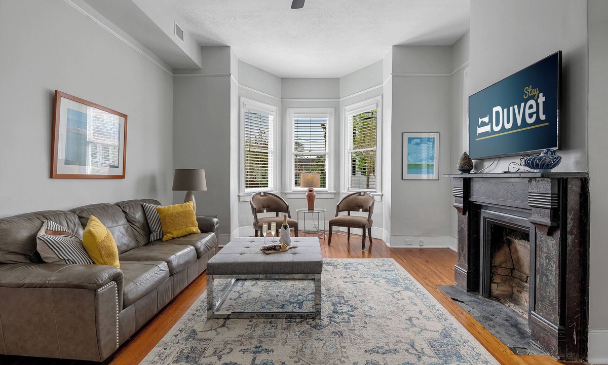 Cannonborough Elliotborough House | The Queens Palace | 8 Bedrooms in Charleston!