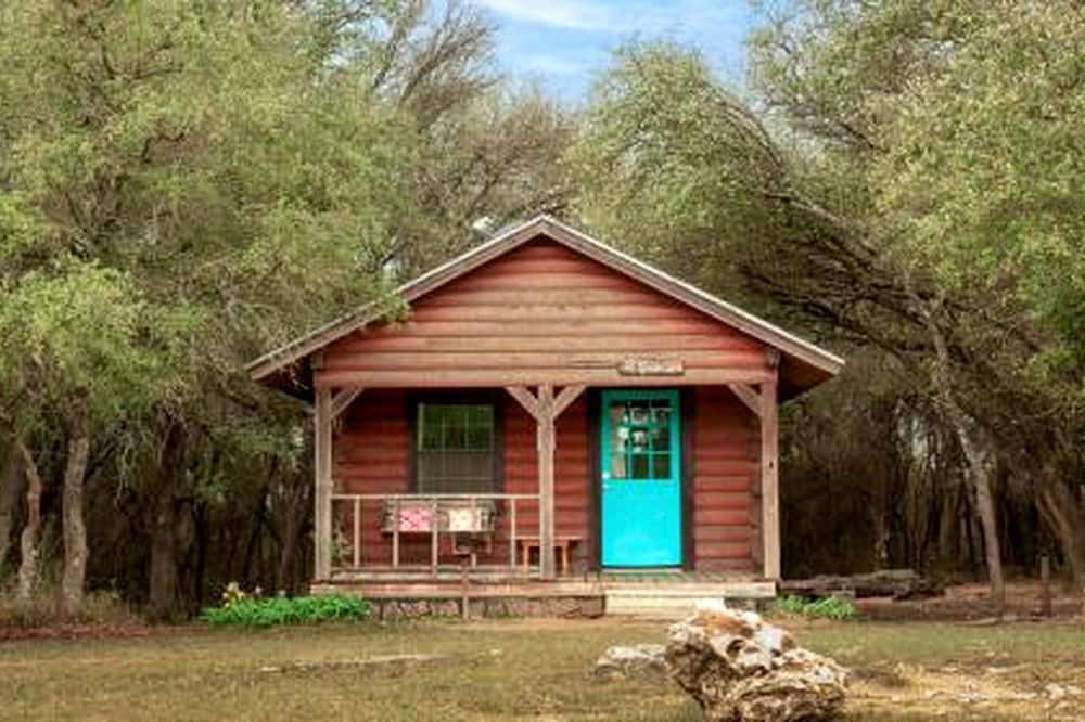 Paluxy Cabin | The Renegade in Bluff Dale, TX