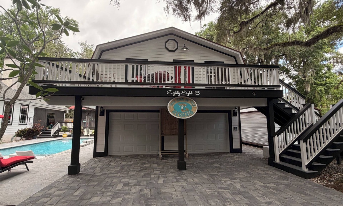 Olde Town Apartment | The Sign of the Mermaid Old Town Bluffton