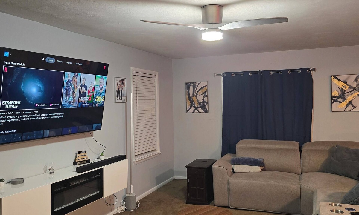 Portsmouth House | "The SmartHouse Getaway" Cozy 2-bedroom house in Portsmouth with central AC/Heat