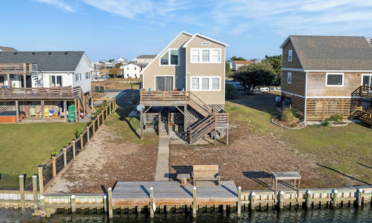 Nags Head House | The Watsons: Canalfront | Boat Dock | Elevator