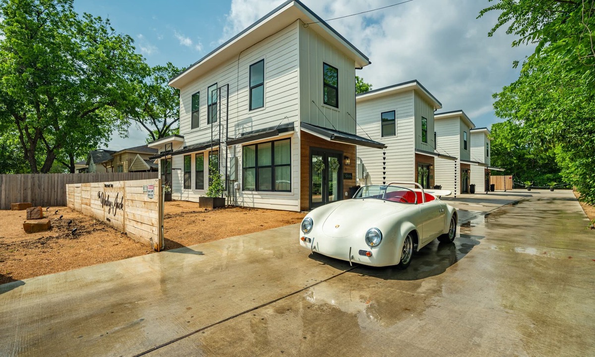 Brazos House | The Wesley 1