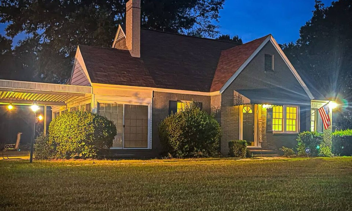Denmark House | This quaint & charming home is located in the town of Denmark, South Carolina!