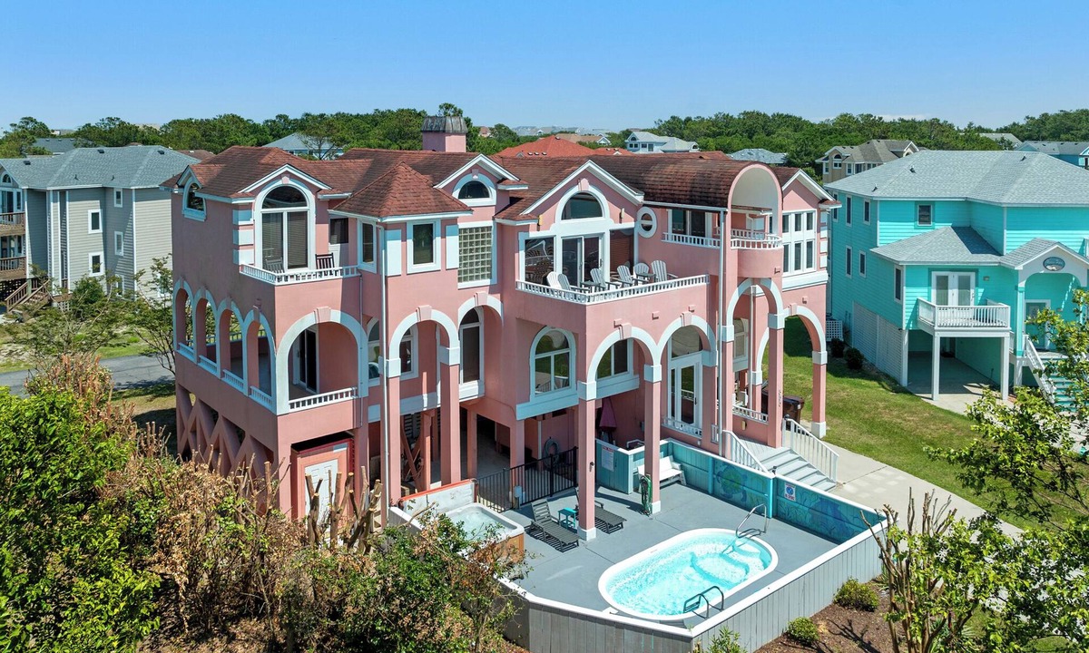Monteray Shores House | Tickled Pink: Pool | Hot Tub | Elevator | Dogs OK