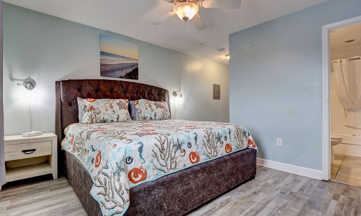 Surf City Hotel | Tiffany's Unit 003 at Tiffany's Motel