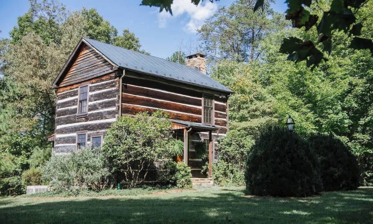 Earlysville Cabin | Tim`s Cabin | 1 BR Cabin w/View of Mountains