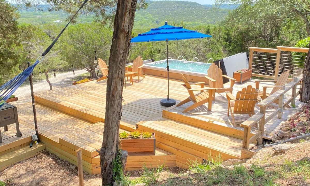 Leander House | Top-rated! Gated 4-acre with game room, XL SwimSpa, Fire pit