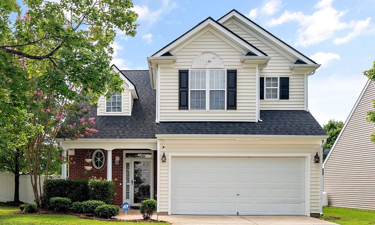 Northeast Raleigh House | Tranquil 3-bedroom house with Fenced Backyard