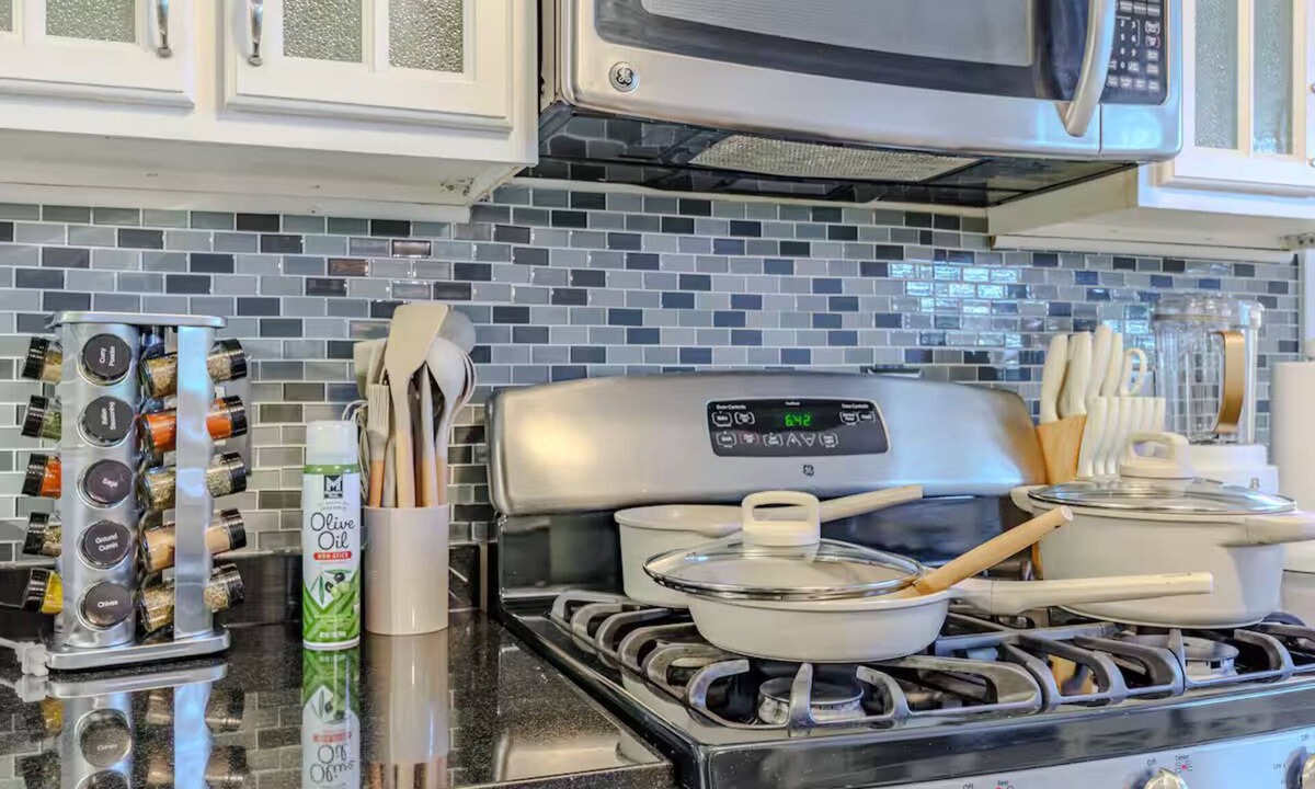 Alexandria West House | Tranquil 4BR Home w/Backyard, Near DC & Old Town
