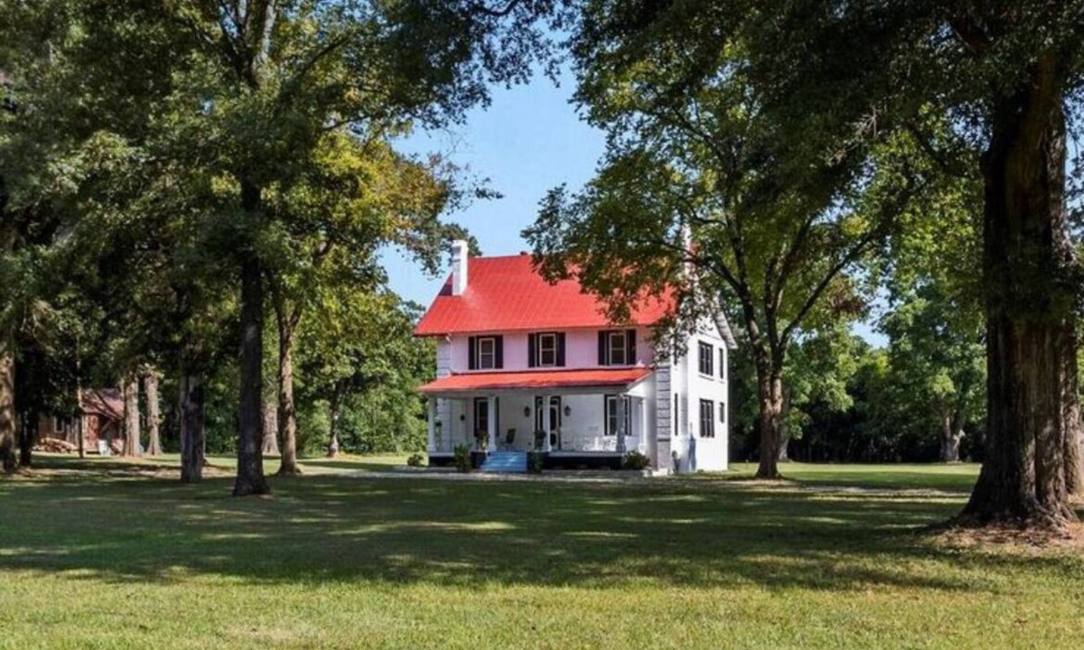 Beech Island Other | Tranquil Farmhouse Escape: Your 10-Acre Getaway Awaits! 4 Bedrooms