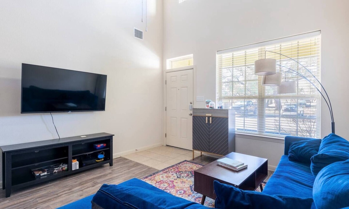 Brushy Creek House | Tranquil Townhome in at Great Oaks, nestled in the heart of Round Rock! n