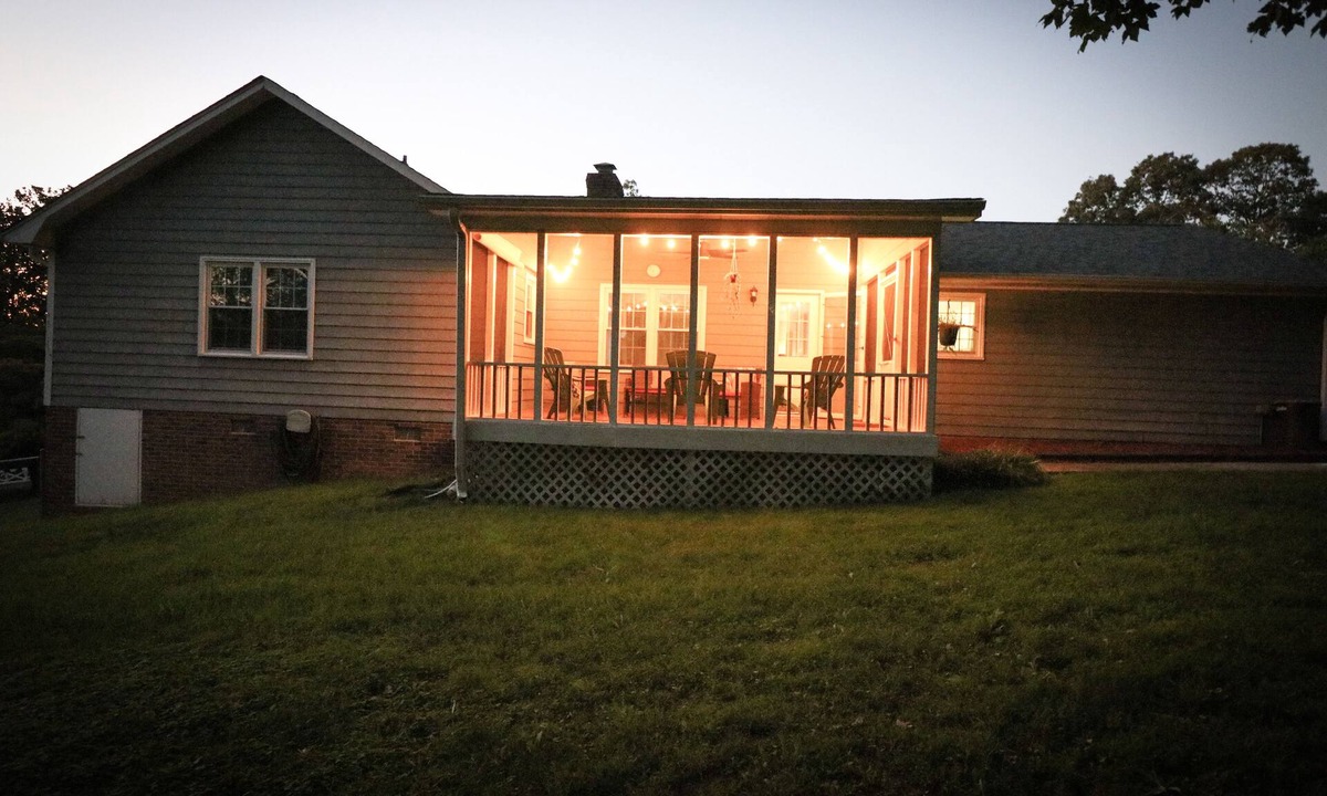 Travelers Rest House | Travelers Rest Town & Country Living!