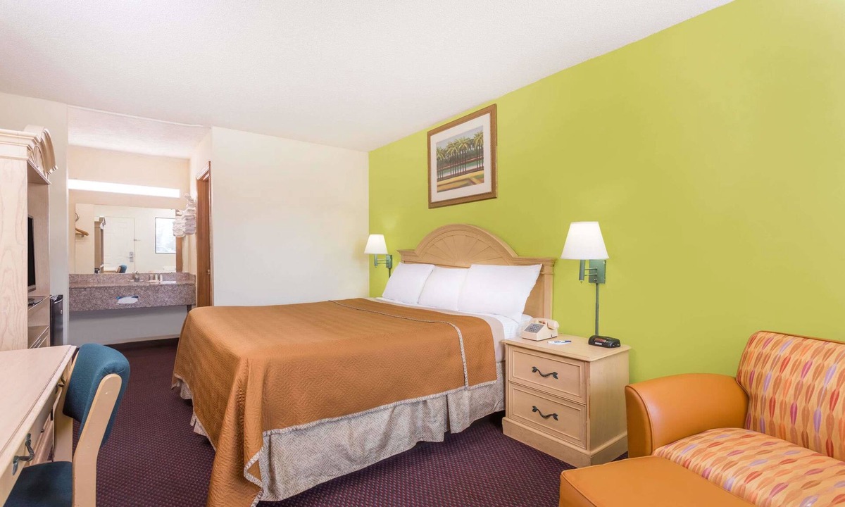 Cordele Hotel | Travelodge by Wyndham Cordele