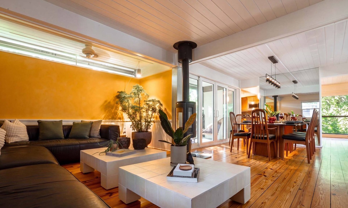 Gainesville House | TreeTops | Architectural Gem Hot Tub 2 Kitchns