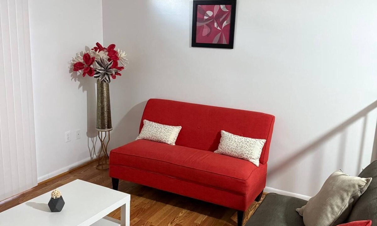 Dumfries House | Tremendous 4-bedroom townhome with AC recently renovated modern home in Triangle