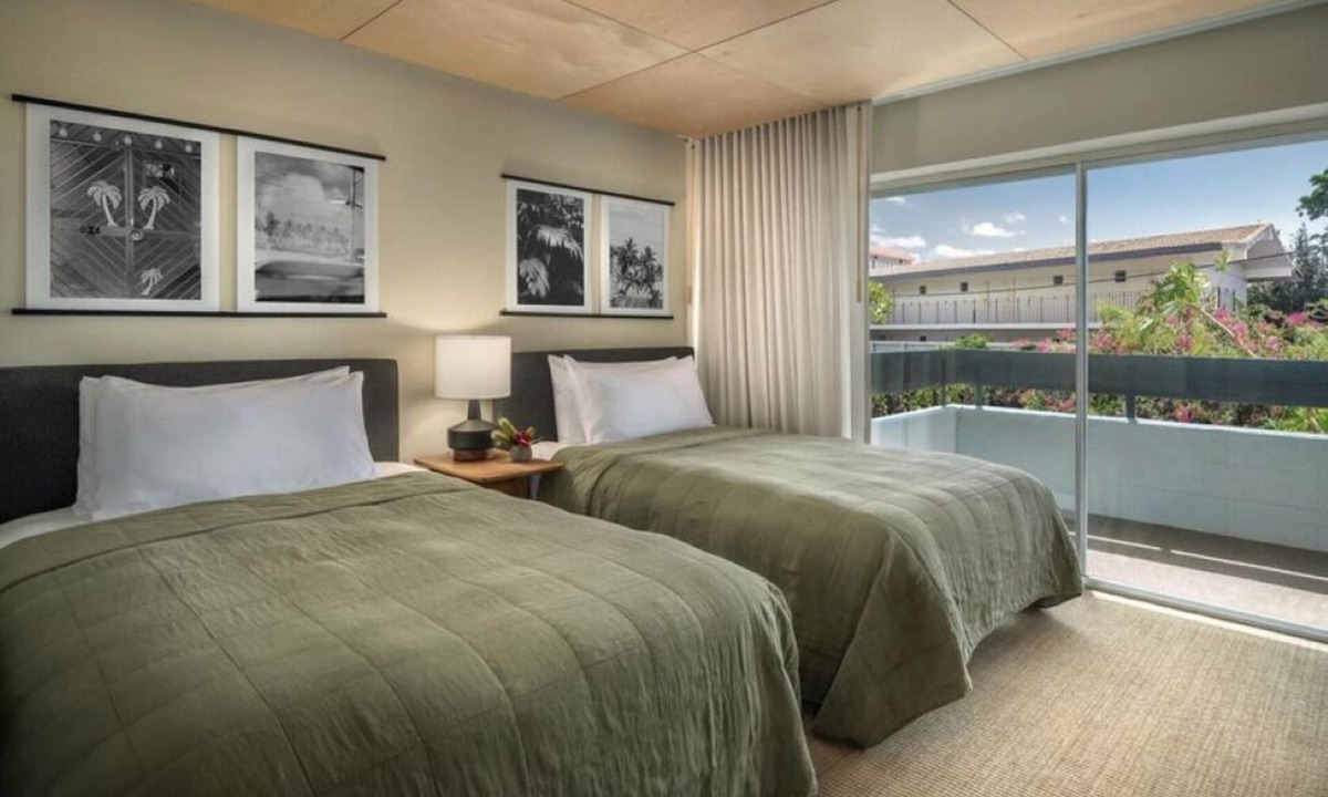 Historic Kailua Village House | Tropical Comfort & Poolside Peace—2 Room Island Haven Awaits