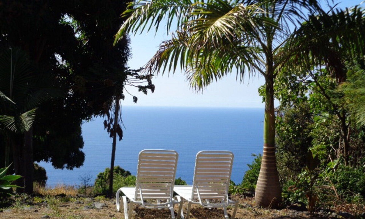 Opihihale Cottage | Tropical Romantic S. Kona Cottage with Incredible Oceanview