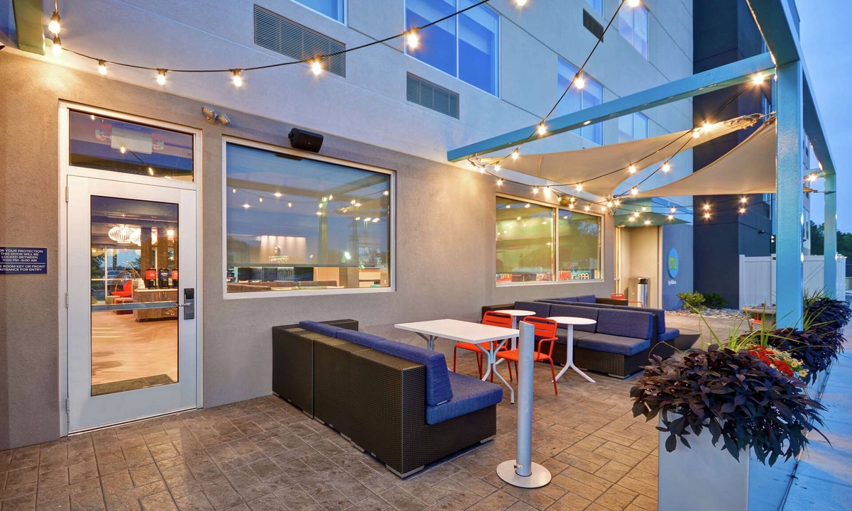 Reamstown Hotel | TRU by Hilton Denver