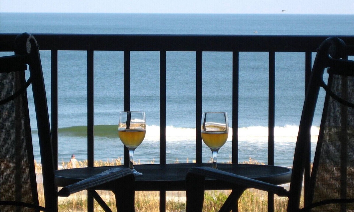 Folly Field Villa | True DIRECT Oceanfront - Admiral's Row 305 - Right on the Beach! Best View!