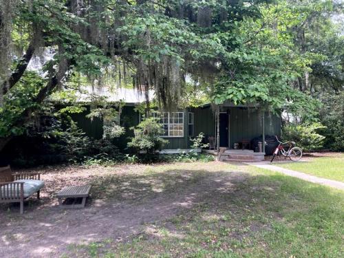 Burton House | Tucked Away Newly Renovated 4 Bedroom 2 Bath Sleeps 12