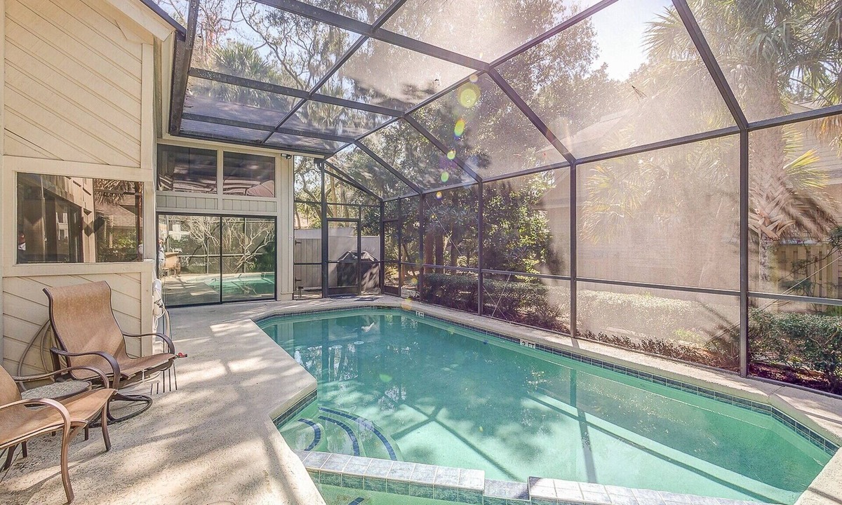 Oceanside House | Two Minute Walk to Beach PLUS Screened Pool!