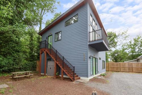 Downtown Apartment | Two Suites Near Downtown Raleigh Sleeps 8