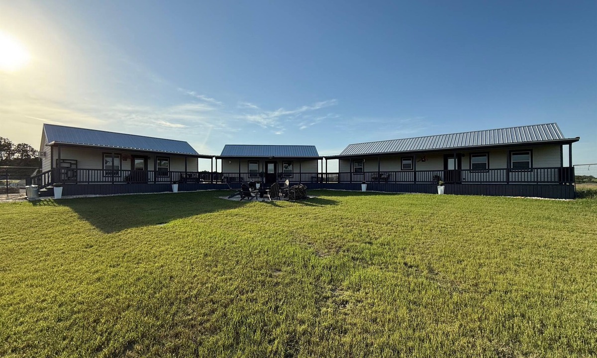 Gatesville Resort | TX Retreat | Lux Outdoor Experience in Texas Hills