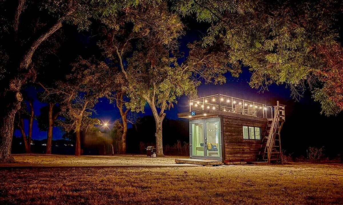 Waco Apartment | Unique Container Home in Waco
