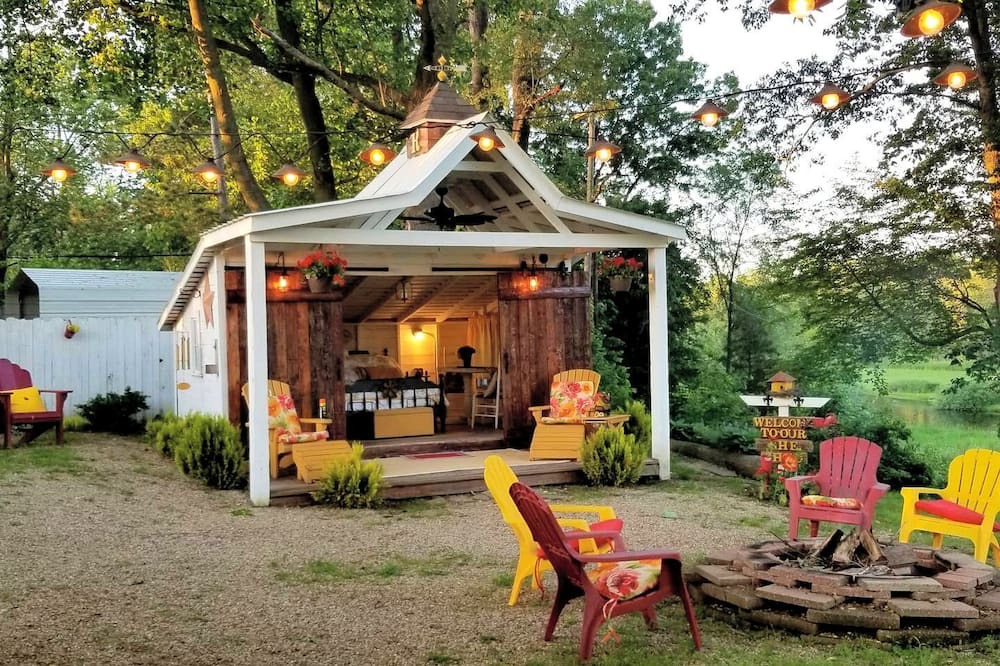 Niles Cabin | Unique Repurposed Barn near Niles for Glamping in Michigan