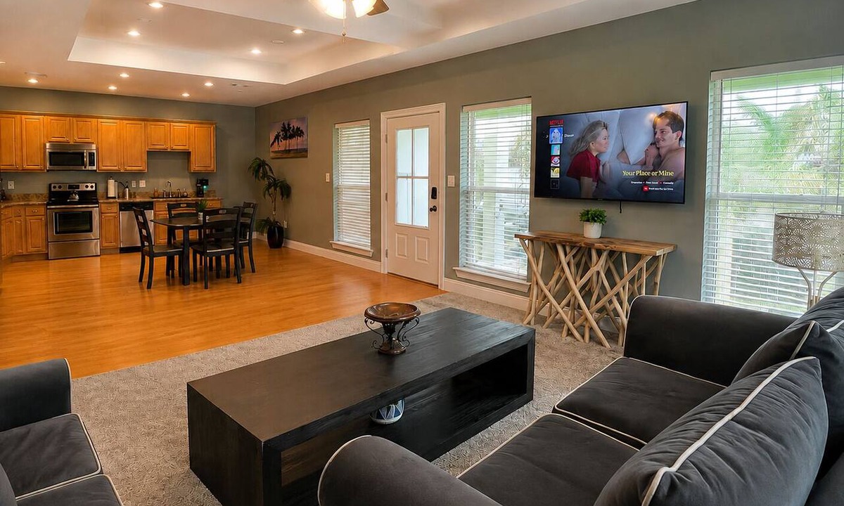Kreole Apartment | Unwind After Work · 3BR 2BA · King Beds · W/D