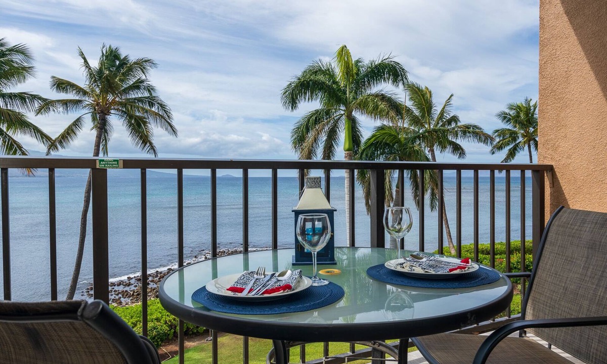 Maalaea Condo | Updated Ocean front condo overlooking Maalaea Bay