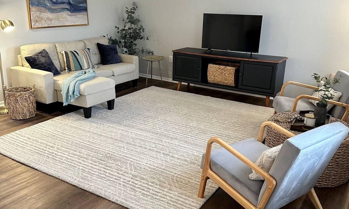 Columbia House | Updated Townhome Close to I20/26