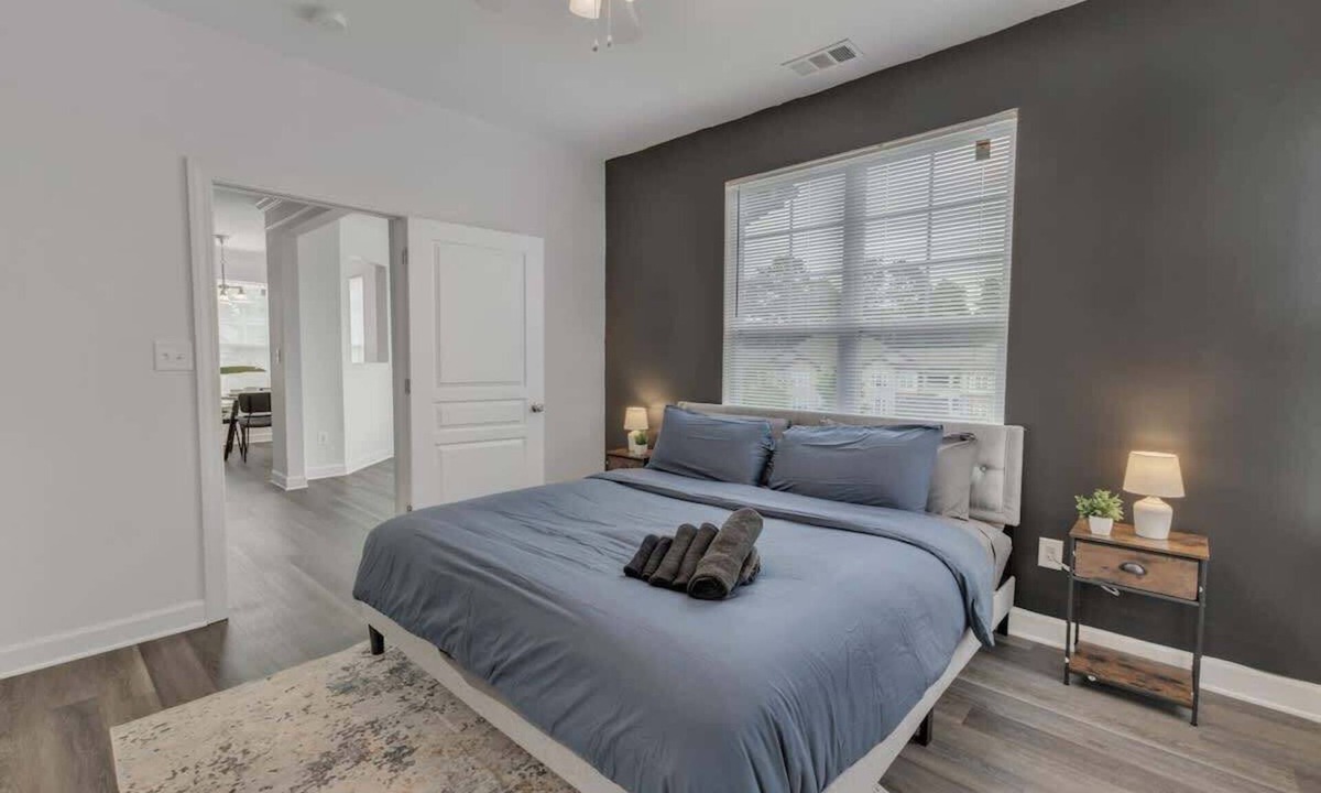 Southwest Raleigh Apartment | Upscale King 4BR Suite Mins to Downtown Raleigh!