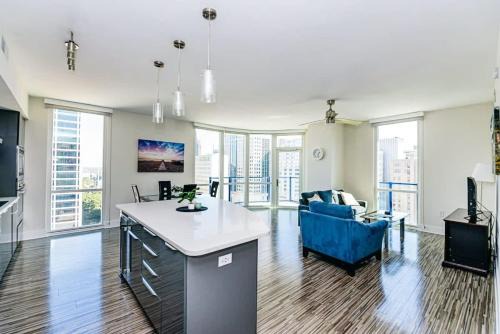 Charlotte Center City Apartment | Uptown Charlotte 2BR Furnished Apartments