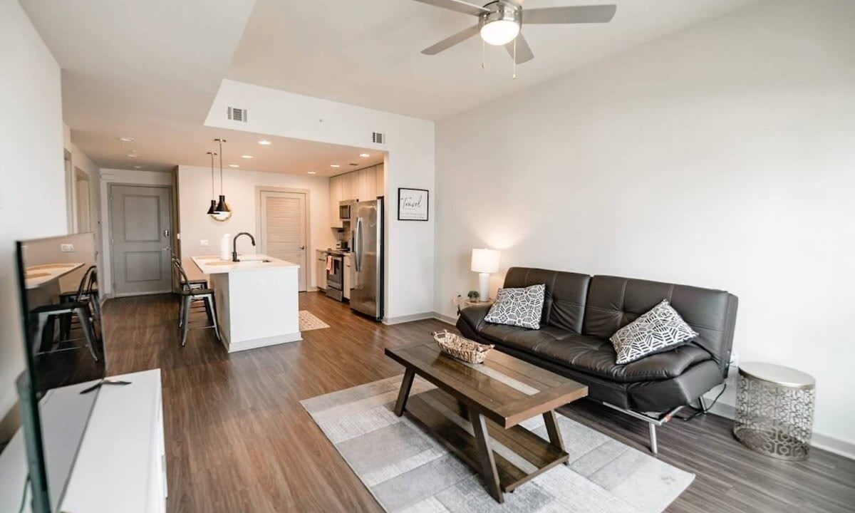 Third Ward Apartment | Uptown Furnished Apartments near BOA Stadium by RedAwning