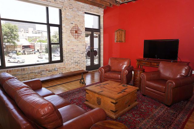 Downtown Austin Apartment | Urban Luxury! Downtown Loft. Close to ACL, Convention Center, SXSW and MORE!!!