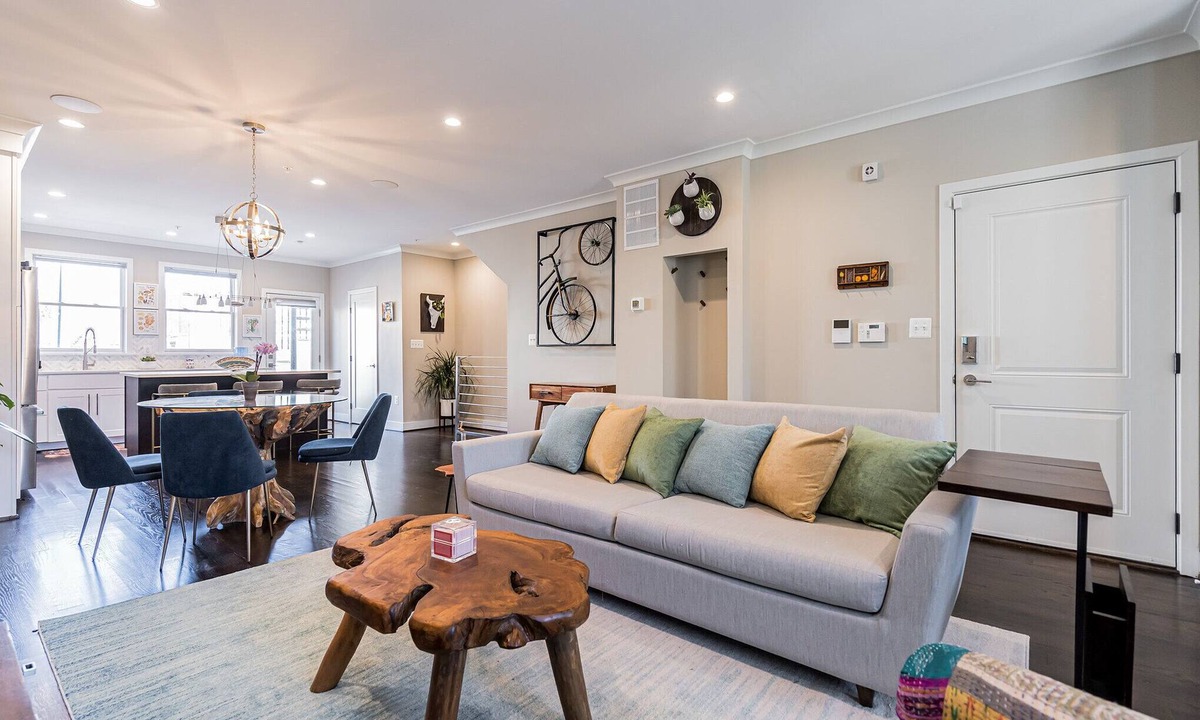 Trinidad Apartment | URBAN OASIS 3 BR APT EV CHARGER