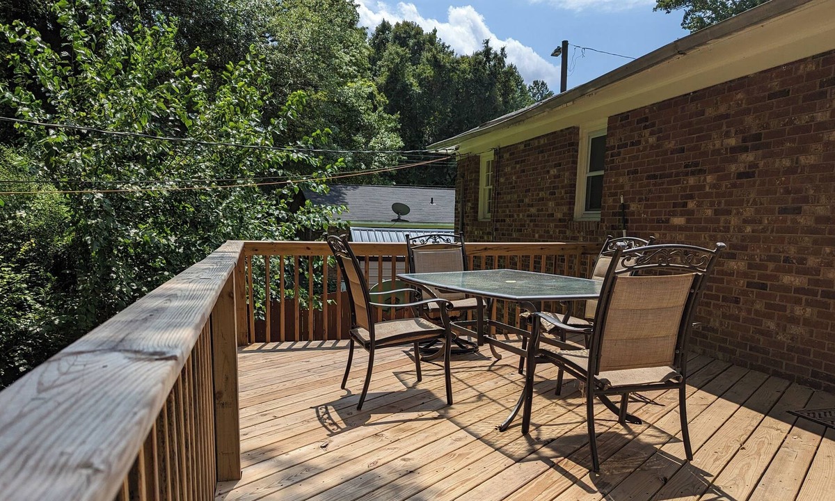 Spartanburg House | ~ Very nice 3BR house. 3 min from downtown Spartanburg.