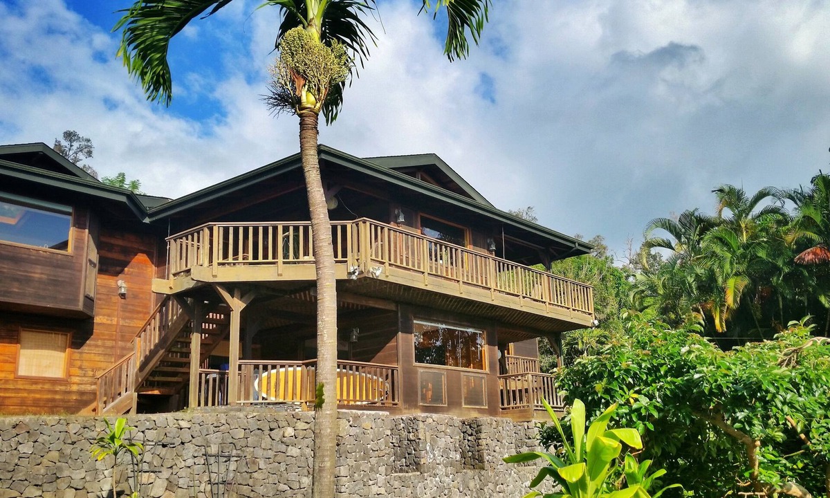 Kalaoa House | VERY PRIVATE, expansive ocean VIEWS, close to BEST BEACH