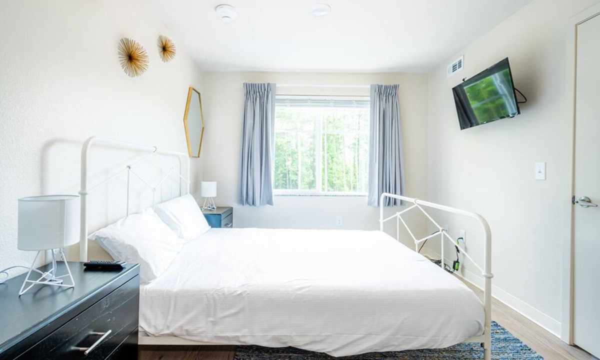 Clegg Apartment | Viagem|Glowing 2BR with Gym+Parking+Outdoor Area