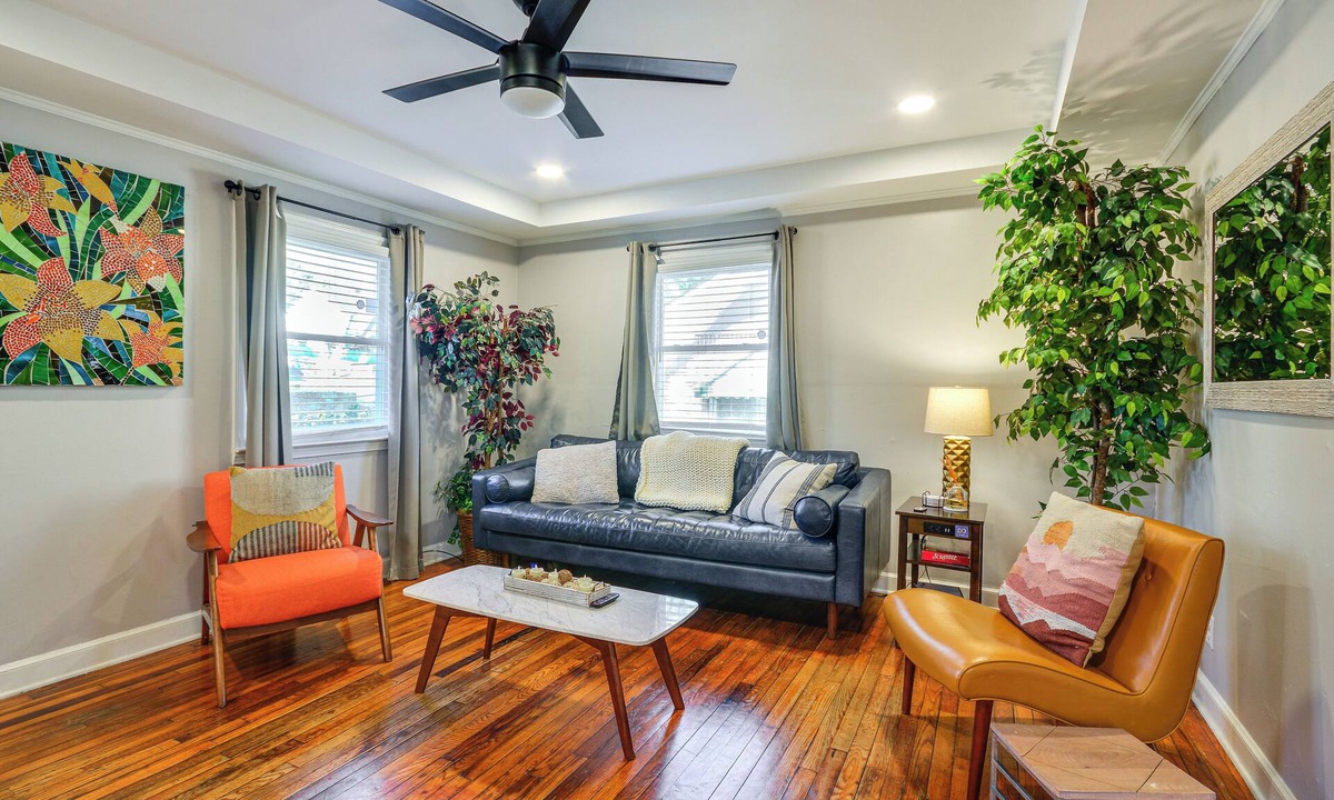 Winston - Salem House | Vibrant Home 2 Mi to Dtwn & Wake Forest University
