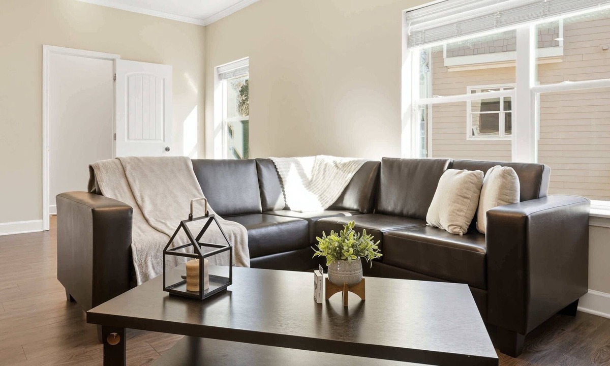 Central Condo | Vibrant Retreat | 8 min to Museum & Eats
