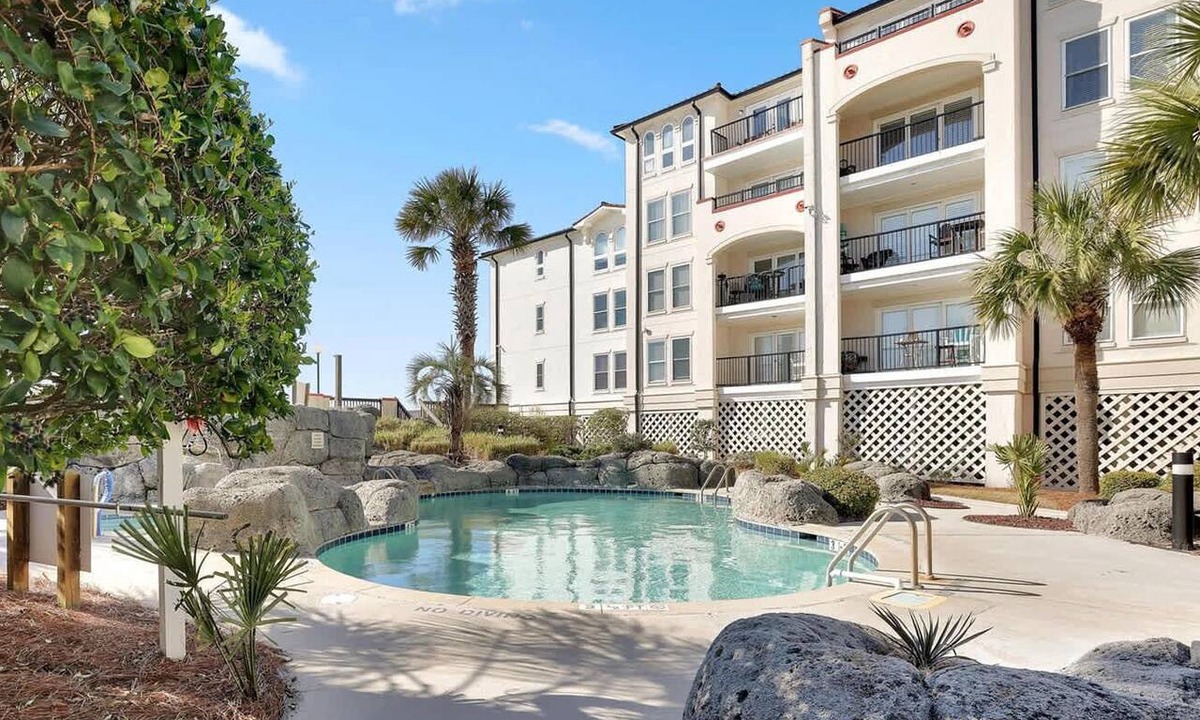 North Topsail Beach Condo | Villa Capriani 204B - Oceanfront - Pools - Hot Tubs - Restaurant