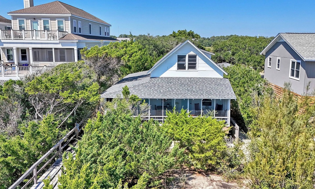 Pawleys Island House | Vintage Beach Front on Pawleys Island, 2 Screened Porches, Dog Friendly