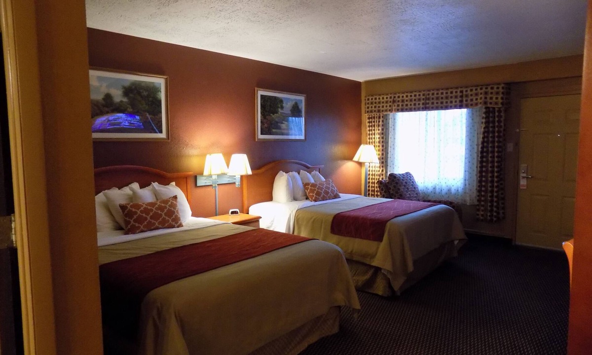 Deerfield Hotel | Virginia Inn