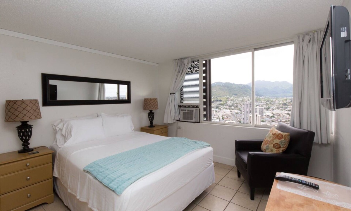 Waikiki Apartment | Waikiki Convention Center Studio with views from picturesque 35th floor