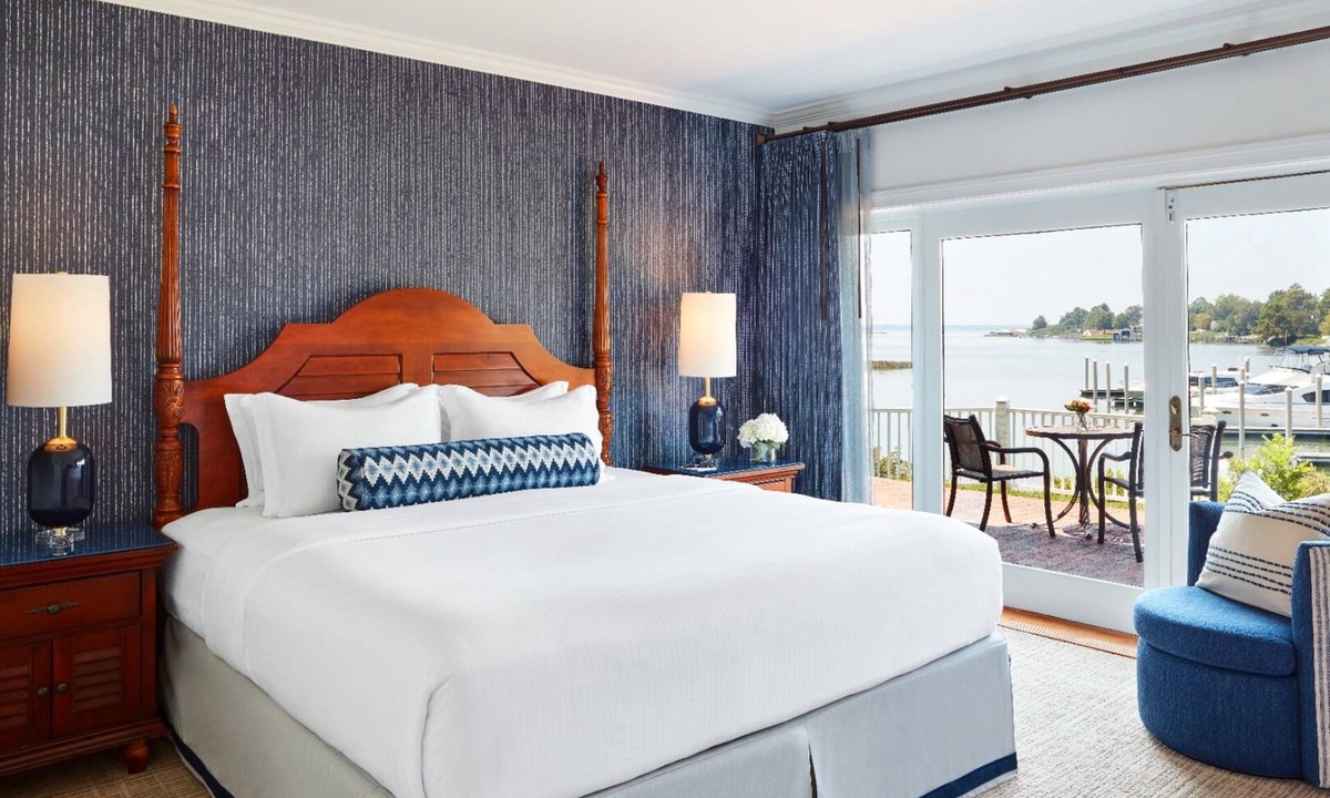 Irvington Hotel | Wake Up to Stunning Mornings from Your Balcony |Seasonal Pool, Marina, Courtyard