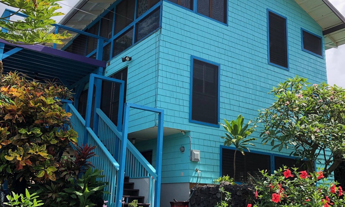 Honaunau-Napoopoo House | Walk 3 minutes to Kealakekua Bay to see dolphins