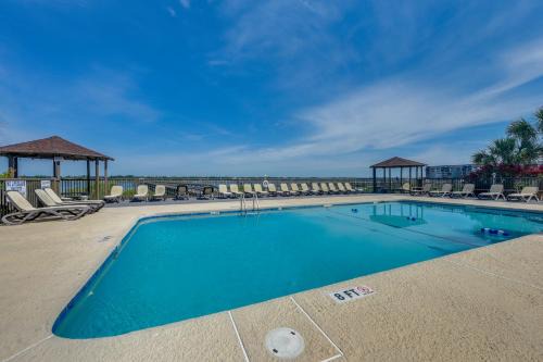 Gulf Stream Estates House | Walk to Beach & Marsh: Condo in Murrells Inlet